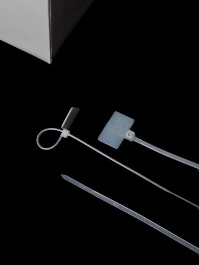 Хомут (стяжка)  с площадкой ХП1  3.0 х 150  бел.  (100шт)  IEK UHH61-3-150-100