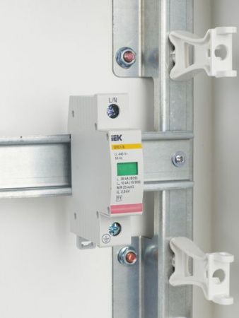 Огран. имп. перенапр.  1П  400В  ОПС1-B 1Р In=30kA  Un=400B Im=60kA  IEK