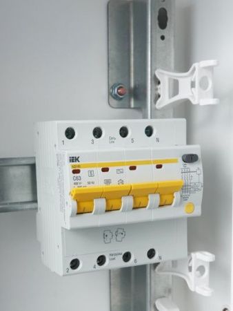 Диф. автомат  4П  63А 300мА АД14S 4Р  IEK